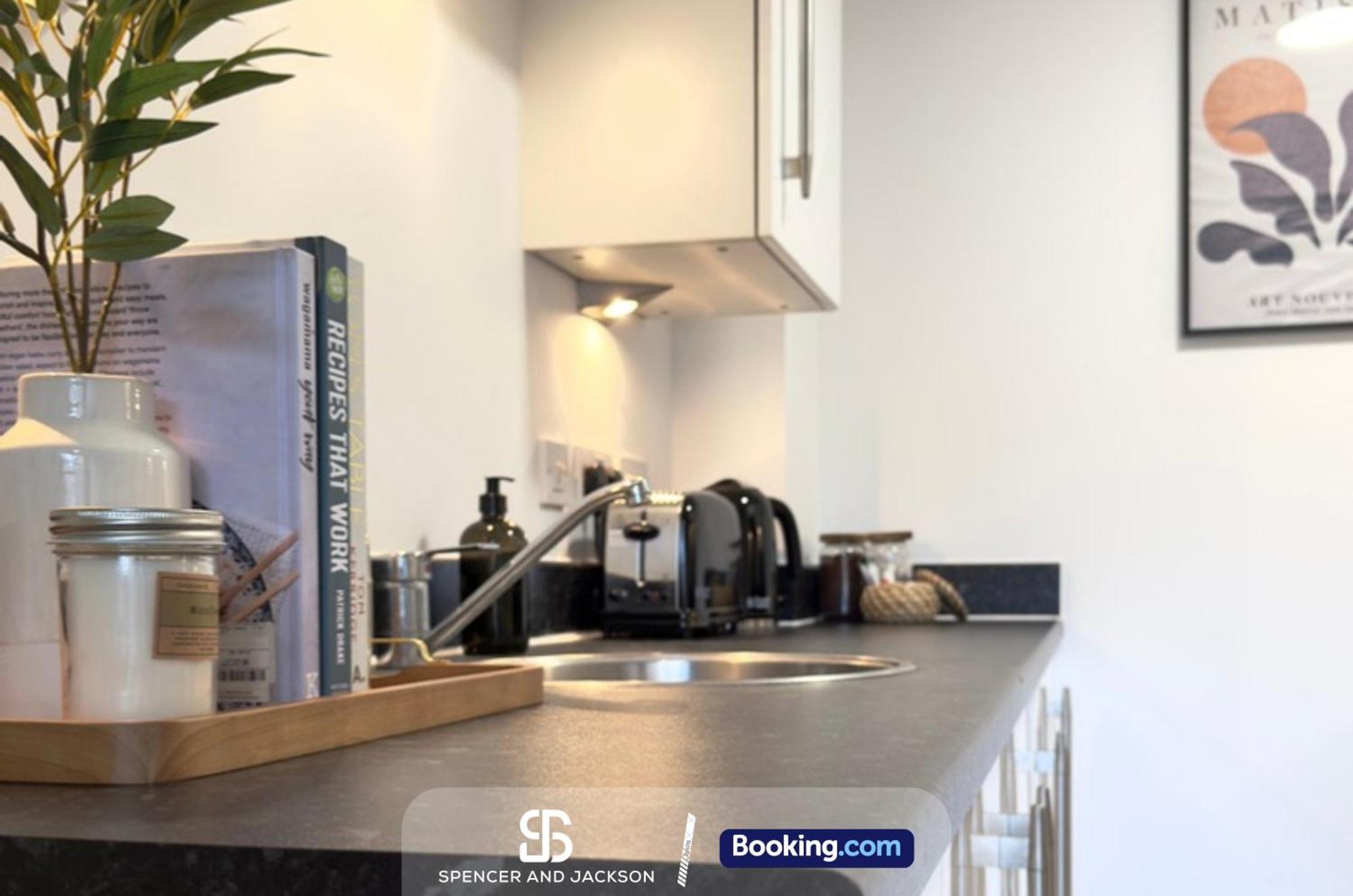 1 Bedroom City Centre Apartment Near The University And Bodleian Library By Spencer And Jackson Short Lets & Serviced Accommodation Oxford Dış mekan fotoğraf